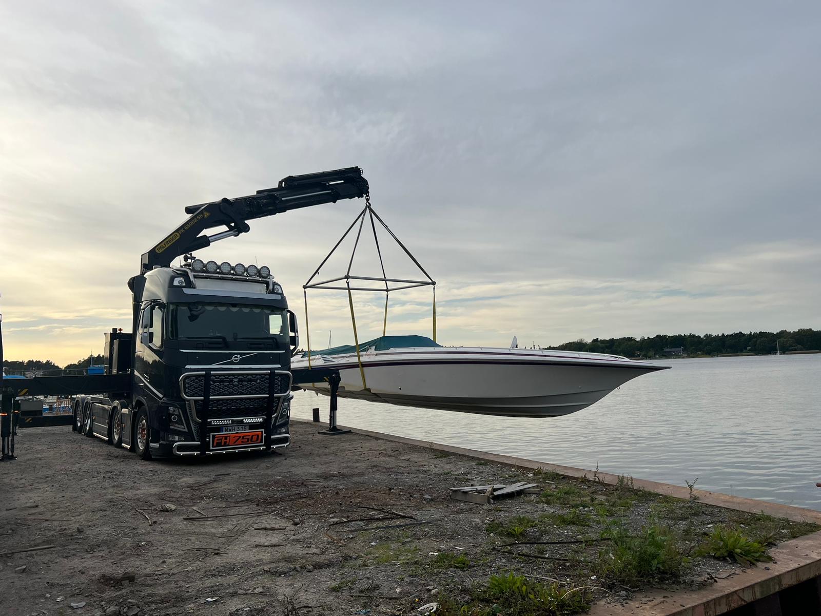 båttransport